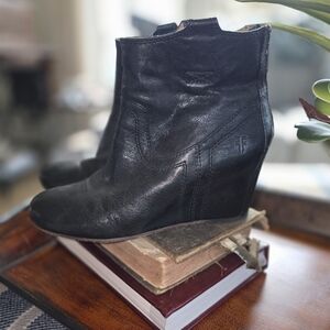Frye Black Leather Wedge Ankle Boots Size 7